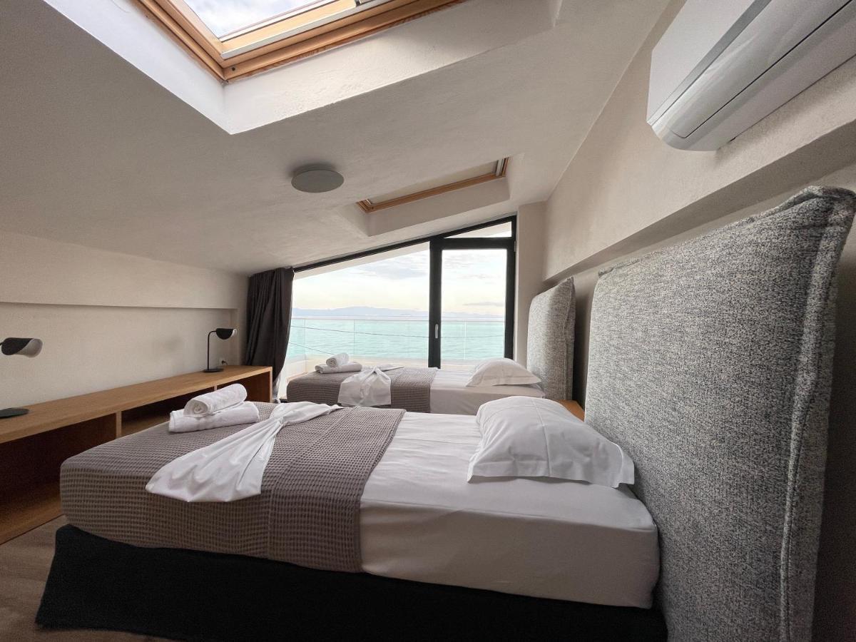 Villa Oleandra By The Sea Polychrono Exterior foto